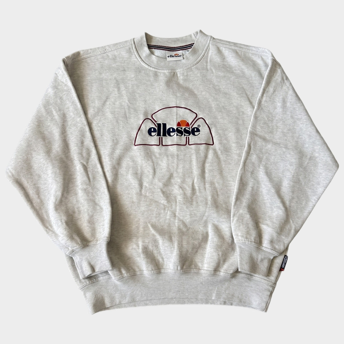 Glattes Liegefoto: Vintage ellesse Sweater (M) (KI-Aufbereitung, Zustand siehe echte Fotos)