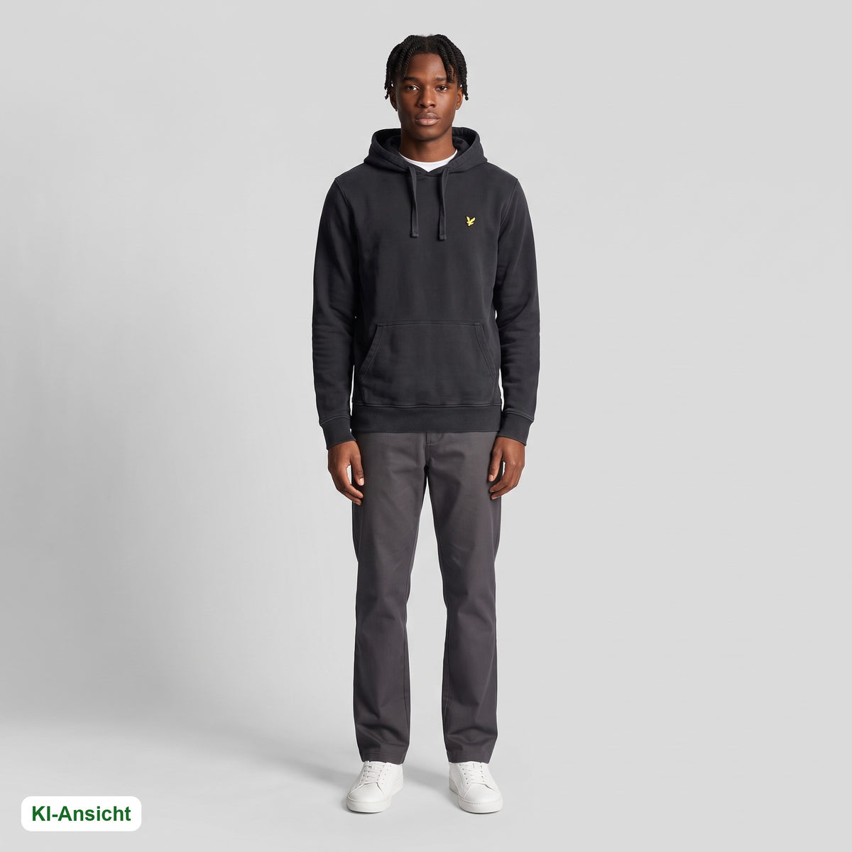KI-Ansicht: Vintage Lyle & Scott Hoodie (S) getragen (KI-Visualisierung, Zustand siehe echte Fotos)
