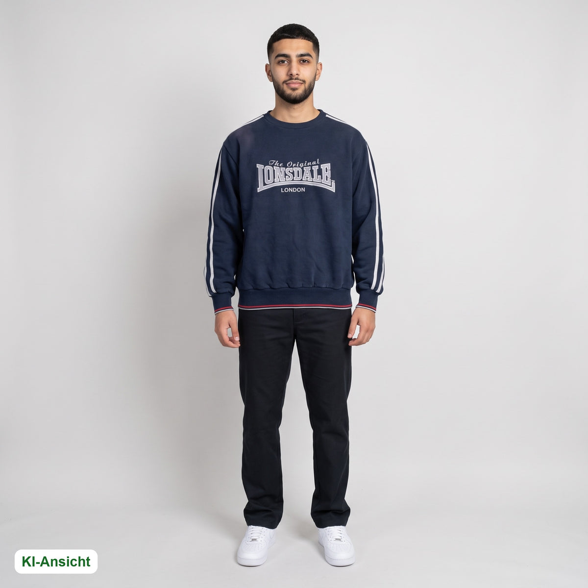 KI-Ansicht: Vintage Lonsdale Sweater (L) getragen (KI-Visualisierung, Zustand siehe echte Fotos)