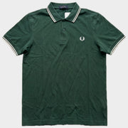 Glattes Liegefoto: Vintage Fred Perry Poloshirt (M) (KI-Aufbereitung, Zustand siehe echte Fotos)