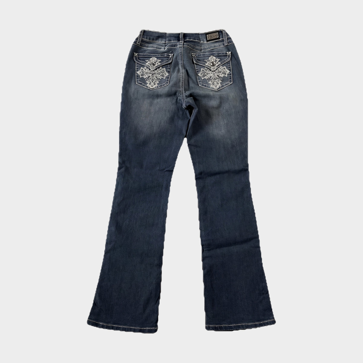 KI-Cover: Vintage Earl Jeans (W27 L34) (glattes Liegefoto, aus unseren echten Fotos erstellt)