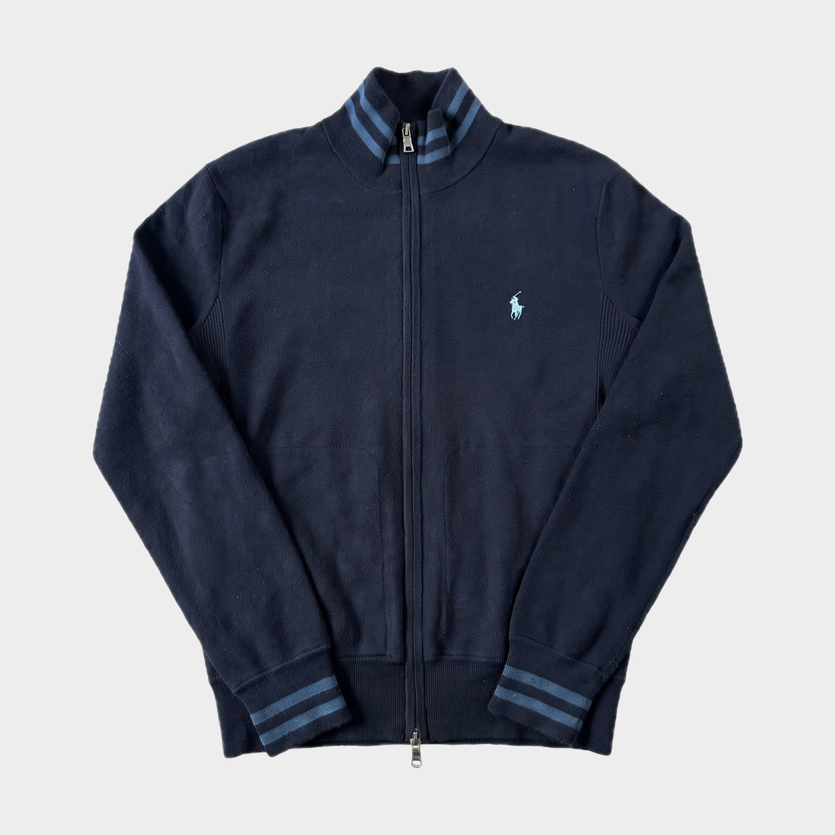 KI-Cover: Vintage Polo Ralph Lauren Zipper (S) (glattes Liegefoto, aus unseren echten Fotos erstellt)